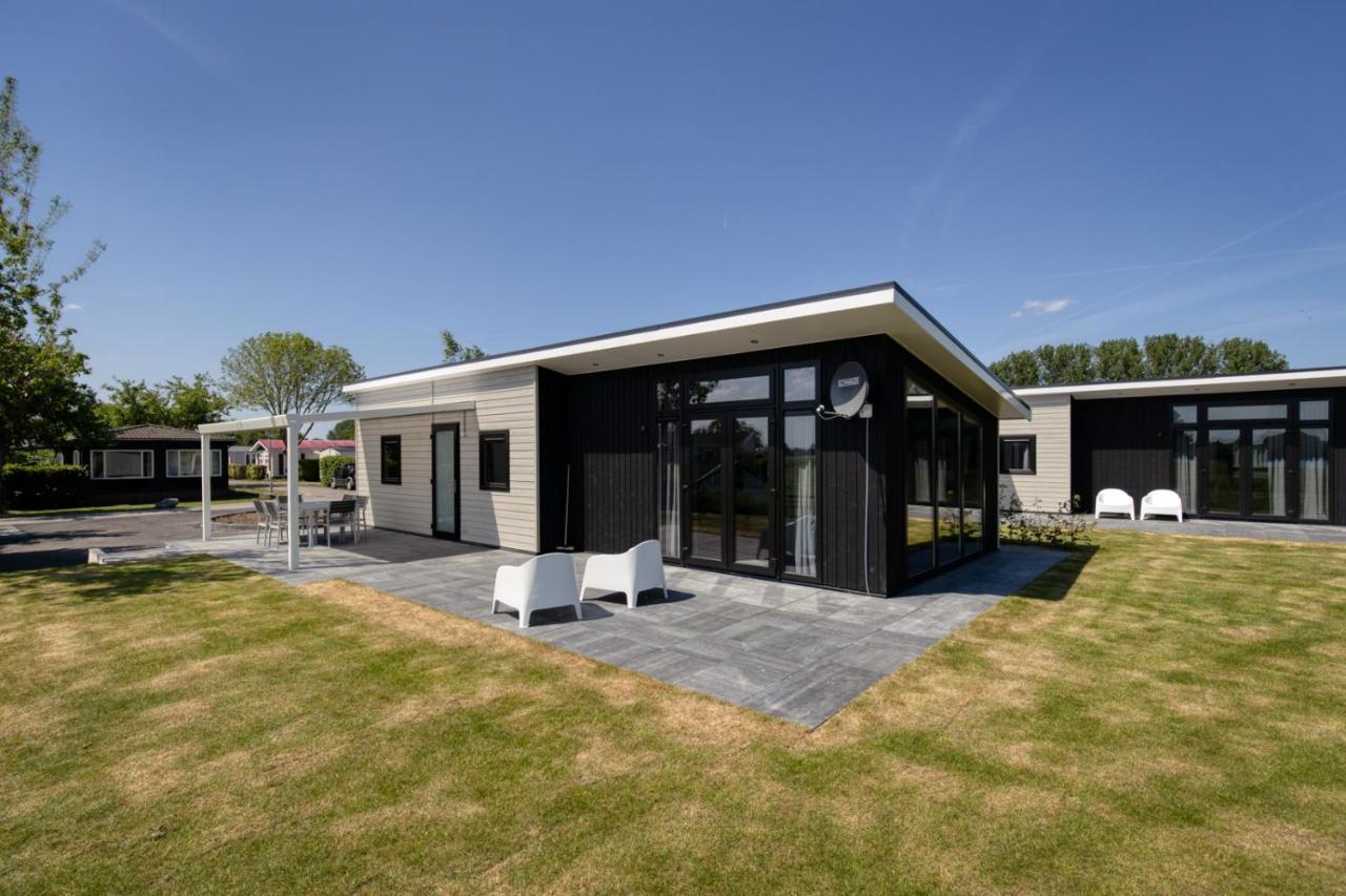 Recreatiepark Jachthaven De Veerstal Lathum - Luxe Chalet Екстер'єр фото