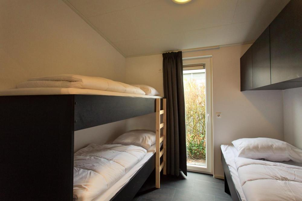 Recreatiepark Jachthaven De Veerstal Lathum - Luxe Chalet Екстер'єр фото