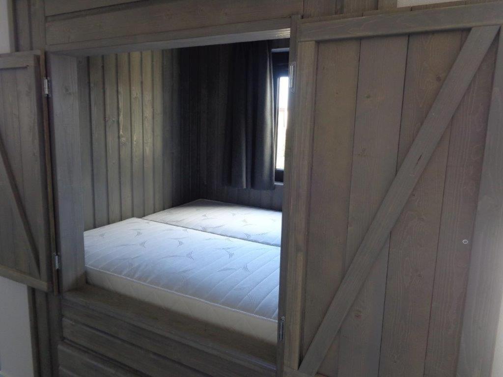 Recreatiepark Jachthaven De Veerstal Lathum - Luxe Chalet Екстер'єр фото