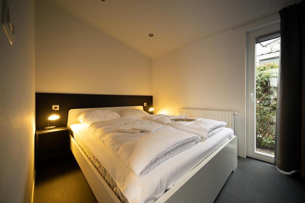 Recreatiepark Jachthaven De Veerstal Lathum - Luxe Chalet Екстер'єр фото