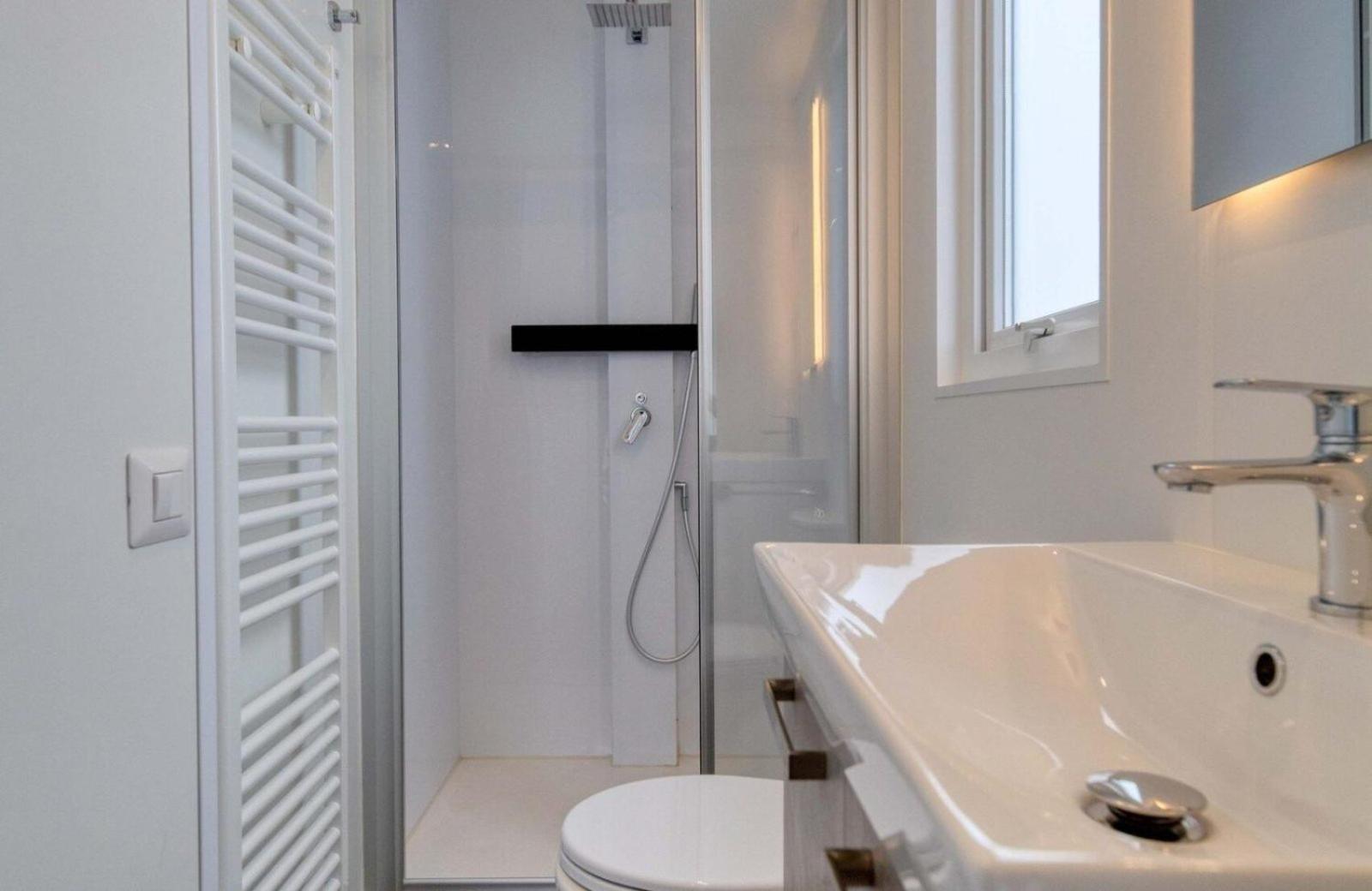 Recreatiepark Jachthaven De Veerstal Lathum - Luxe Chalet Екстер'єр фото